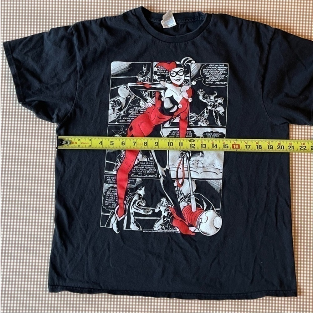 Retro Harley Quinn T-shirt. Size Large - Picture 7 of 11
